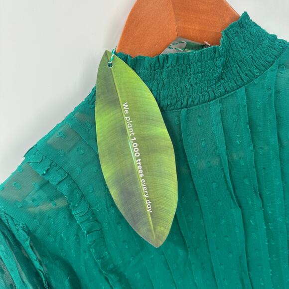 FARM RIO NWT Ruffled Long Sleeve Swiss Dot Blouse in Emerald // L - Picture 12 of 15